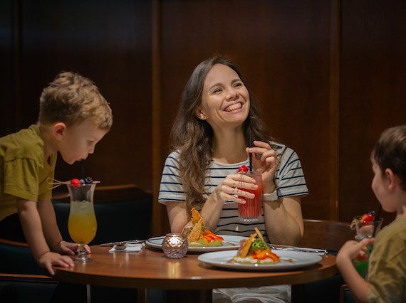 cocktail at the bar hannover